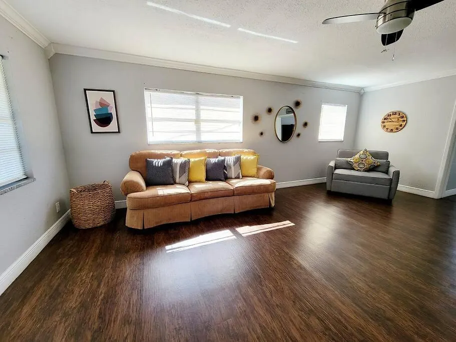 Entirehouse W/Bush Garden View_Private Heated Pool Villa Tampa